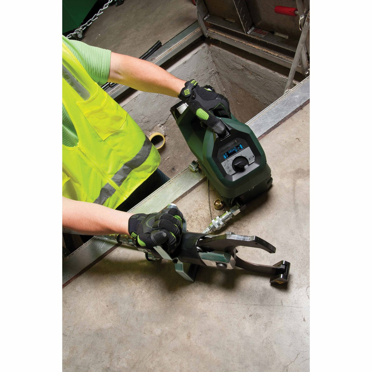 Remote Rope Cutter Greenlee SDK105 4